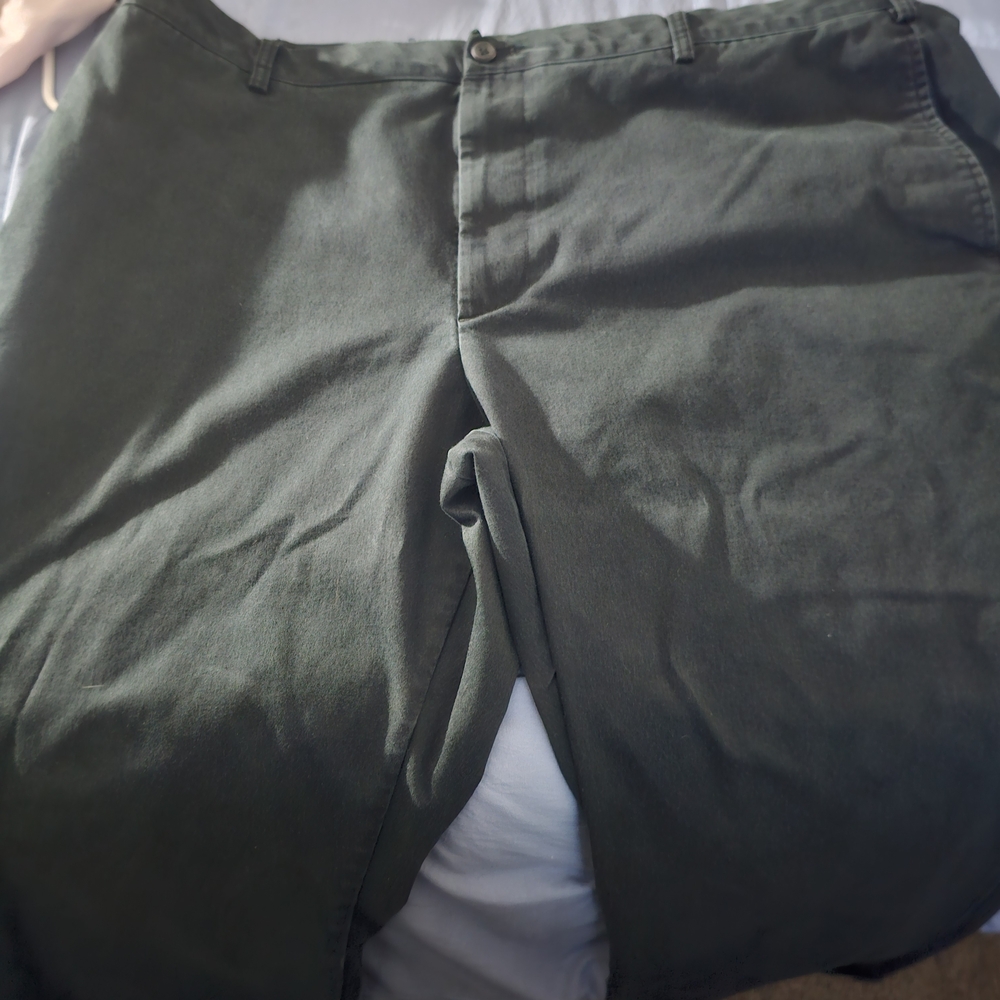 Van Heusen Men's Forest Green Chinos